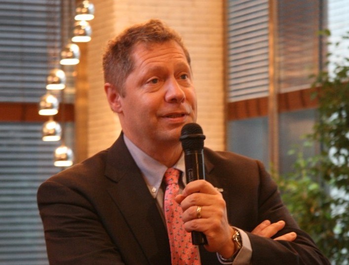 “GAVI : New Challenges for Public-Private Partnerships” 34th Breakfast Meeting Report